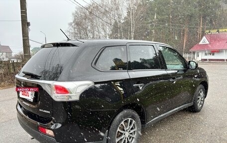 Mitsubishi Outlander III рестайлинг 3, 2014 год, 1 440 000 рублей, 5 фотография