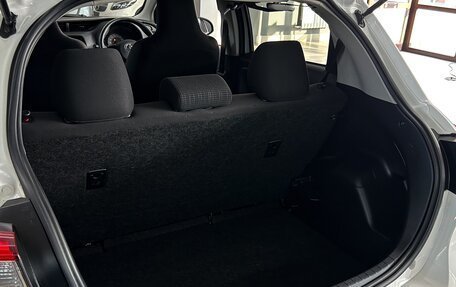 Toyota Vitz, 2019 год, 1 060 000 рублей, 34 фотография