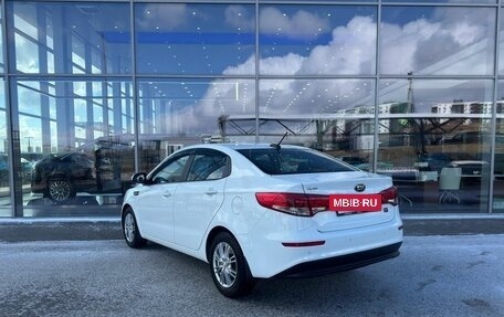 KIA Rio III рестайлинг, 2017 год, 1 370 000 рублей, 6 фотография