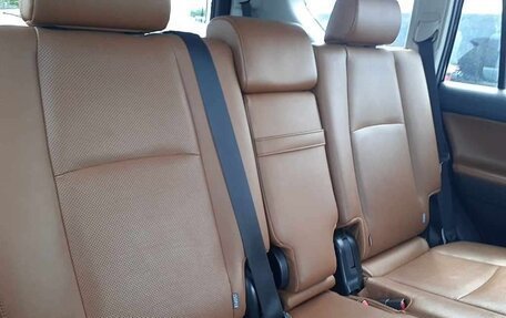 Toyota Land Cruiser Prado 150 рестайлинг 2, 2022 год, 4 500 000 рублей, 9 фотография