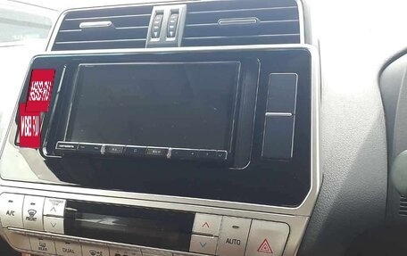 Toyota Land Cruiser Prado 150 рестайлинг 2, 2022 год, 4 500 000 рублей, 10 фотография