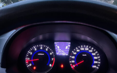 Hyundai Solaris II рестайлинг, 2012 год, 640 000 рублей, 7 фотография