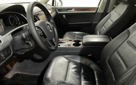 Volkswagen Touareg III, 2011 год, 2 300 000 рублей, 12 фотография