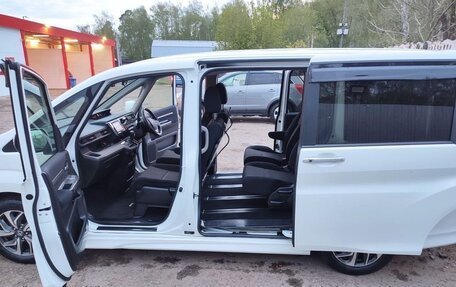 Honda Stepwgn IV, 2017 год, 2 170 000 рублей, 11 фотография