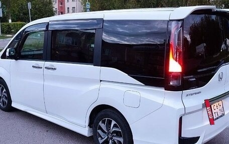 Honda Stepwgn IV, 2017 год, 2 170 000 рублей, 4 фотография