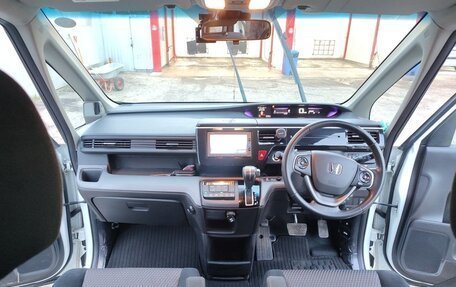 Honda Stepwgn IV, 2017 год, 2 170 000 рублей, 20 фотография