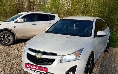 Chevrolet Cruze II, 2014 год, 930 000 рублей, 4 фотография