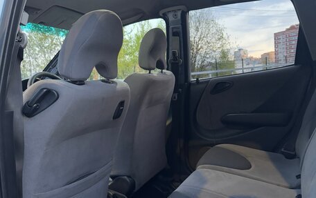 Honda Fit III, 2003 год, 350 000 рублей, 12 фотография