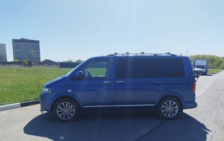 Volkswagen Multivan T5, 2011 год, 2 250 000 рублей, 2 фотография