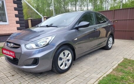 Hyundai Solaris II рестайлинг, 2011 год, 745 000 рублей, 3 фотография