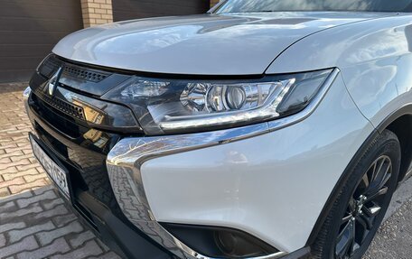 Mitsubishi Outlander III рестайлинг 3, 2020 год, 2 190 000 рублей, 9 фотография