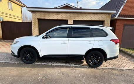 Mitsubishi Outlander III рестайлинг 3, 2020 год, 2 190 000 рублей, 8 фотография