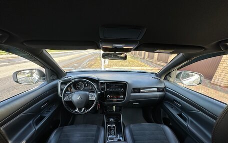 Mitsubishi Outlander III рестайлинг 3, 2020 год, 2 190 000 рублей, 16 фотография