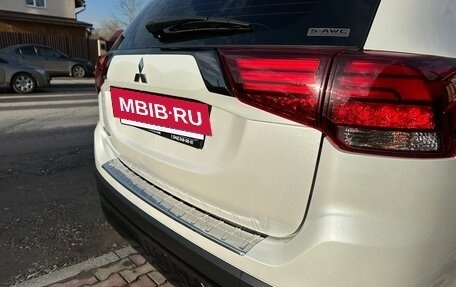 Mitsubishi Outlander III рестайлинг 3, 2020 год, 2 190 000 рублей, 18 фотография
