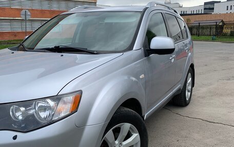 Mitsubishi Outlander III рестайлинг 3, 2008 год, 1 200 000 рублей, 11 фотография