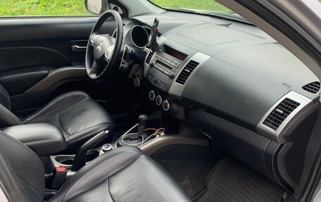 Mitsubishi Outlander III рестайлинг 3, 2008 год, 1 200 000 рублей, 17 фотография