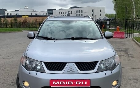 Mitsubishi Outlander III рестайлинг 3, 2008 год, 1 200 000 рублей, 10 фотография