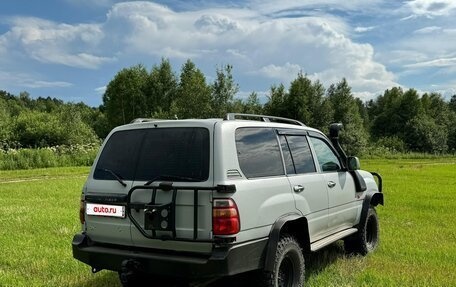 Toyota Land Cruiser 100 рестайлинг 2, 2000 год, 2 000 000 рублей, 5 фотография