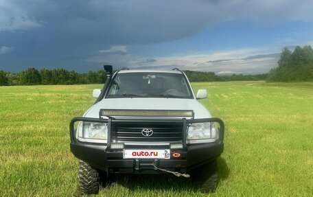 Toyota Land Cruiser 100 рестайлинг 2, 2000 год, 2 000 000 рублей, 3 фотография