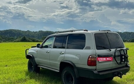 Toyota Land Cruiser 100 рестайлинг 2, 2000 год, 2 000 000 рублей, 4 фотография