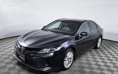 Toyota Camry, 2018 год, 2 299 000 рублей, 1 фотография