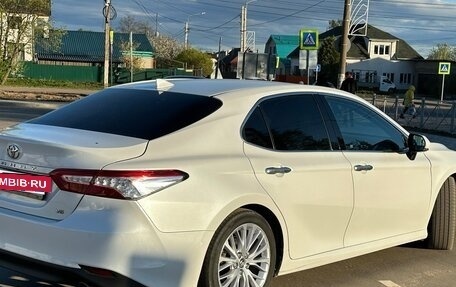 Toyota Camry, 2020 год, 2 990 000 рублей, 4 фотография