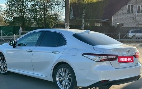 Toyota Camry, 2020 год, 2 990 000 рублей, 5 фотография
