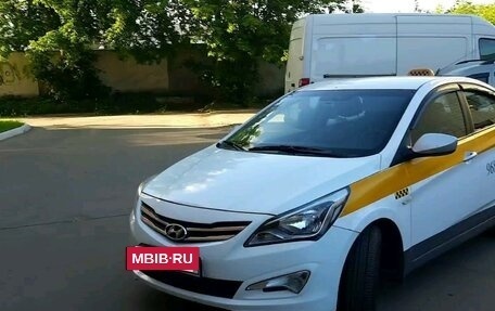 Hyundai Solaris II рестайлинг, 2016 год, 550 000 рублей, 3 фотография