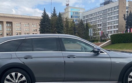 Mercedes-Benz E-Класс, 2017 год, 3 600 000 рублей, 7 фотография