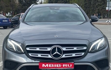 Mercedes-Benz E-Класс, 2017 год, 3 600 000 рублей, 8 фотография