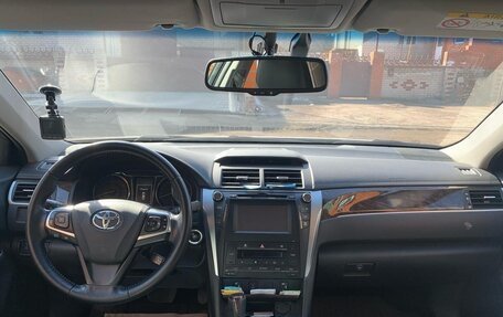 Toyota Camry, 2016 год, 1 900 000 рублей, 5 фотография