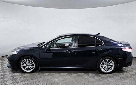 Toyota Camry, 2018 год, 2 299 000 рублей, 10 фотография