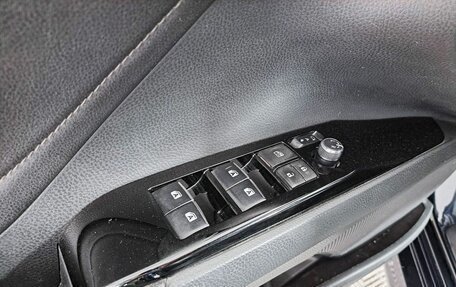 Toyota Camry, 2018 год, 2 299 000 рублей, 11 фотография