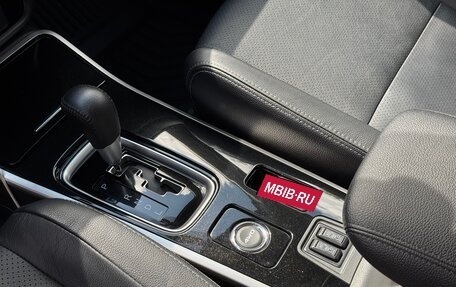 Mitsubishi Outlander III рестайлинг 3, 2018 год, 2 750 000 рублей, 11 фотография