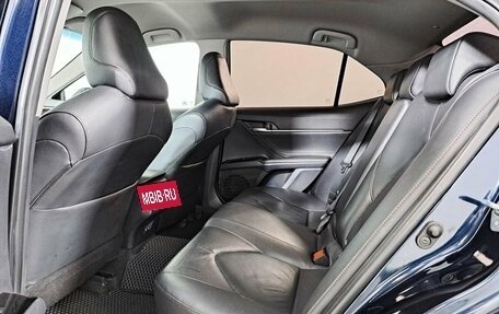 Toyota Camry, 2018 год, 2 299 000 рублей, 15 фотография