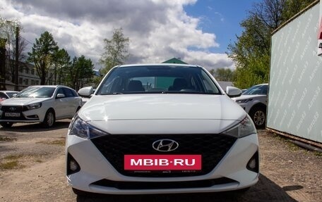 Hyundai Solaris II рестайлинг, 2021 год, 1 370 000 рублей, 2 фотография