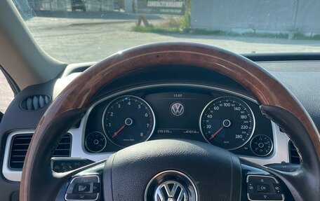 Volkswagen Touareg III, 2012 год, 1 915 000 рублей, 13 фотография