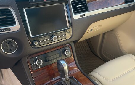 Volkswagen Touareg III, 2012 год, 1 915 000 рублей, 16 фотография