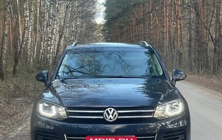 Volkswagen Touareg III, 2012 год, 1 915 000 рублей, 2 фотография