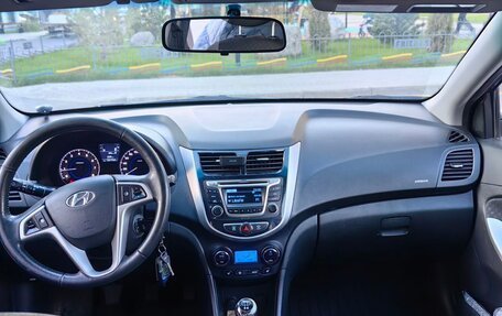 Hyundai Solaris II рестайлинг, 2011 год, 785 000 рублей, 12 фотография