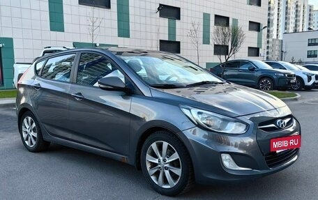Hyundai Solaris II рестайлинг, 2011 год, 785 000 рублей, 9 фотография