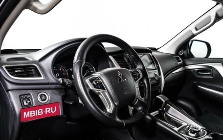 Mitsubishi Pajero Sport III рестайлинг, 2019 год, 2 999 000 рублей, 12 фотография