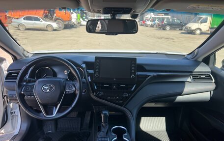 Toyota Camry, 2021 год, 3 890 000 рублей, 28 фотография