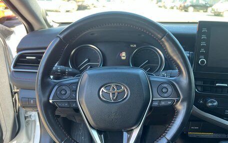 Toyota Camry, 2021 год, 3 890 000 рублей, 31 фотография