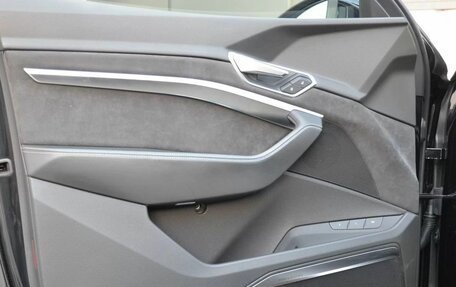 Audi e-tron I, 2019 год, 4 790 000 рублей, 34 фотография