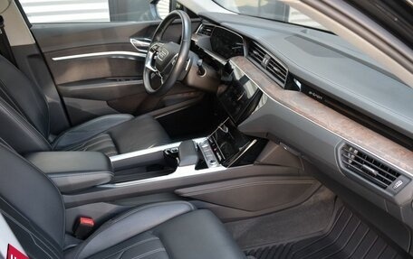 Audi e-tron I, 2019 год, 4 790 000 рублей, 31 фотография