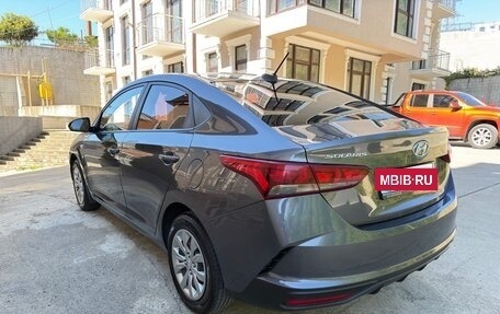 Hyundai Solaris II рестайлинг, 2021 год, 1 629 000 рублей, 4 фотография