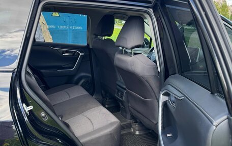 Toyota RAV4, 2020 год, 3 200 000 рублей, 9 фотография