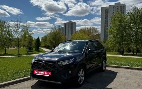 Toyota RAV4, 2020 год, 3 200 000 рублей, 5 фотография