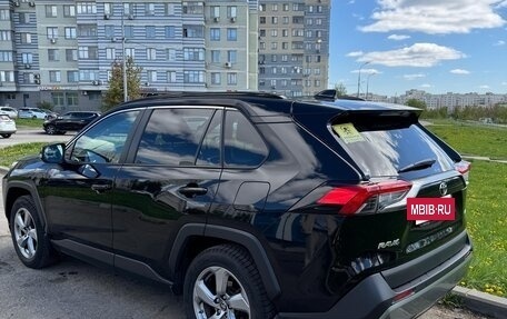 Toyota RAV4, 2020 год, 3 200 000 рублей, 4 фотография